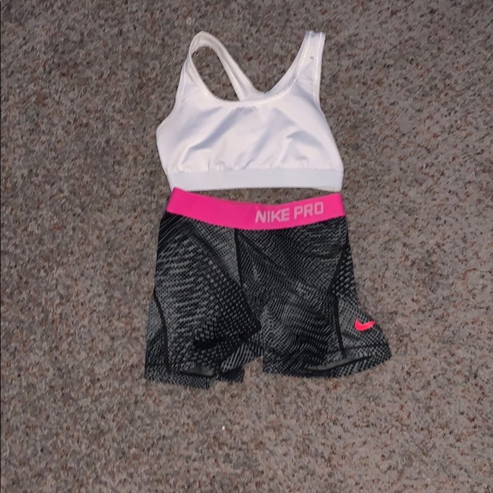 Kids Nike set top/medium bottoms/large